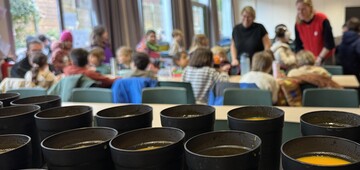Pilootproject ‘soep op school’ krijgt warme reacties