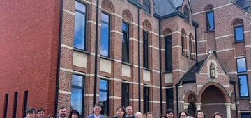 Tsjechische delegatie ontdekt zorgsite Bosbeekhof